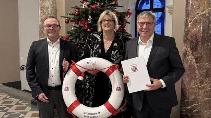 Eine Million Euro für Maaraue: Land unterstützt Modernisierung des Wiesbadener Freibads