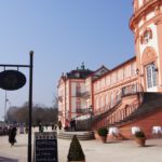 Filme im Schloss zeigt Paul Thomas Andersons One Battle After Another im Original mit deutschen Untertiteln