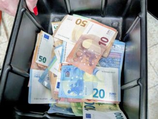 Wiesbaden beschlagnahmt rund 40 illegale Glücksspielautomaten und findet 7.456 Euro