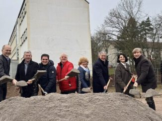 Wiesbaden erweitert Kohlheckschule mit Mensa, Ganztag und Doppelsporthalle