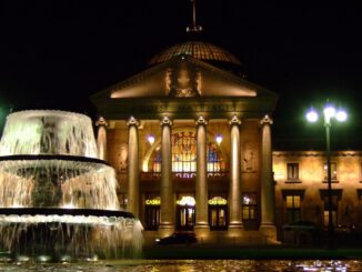 Wiesbaden setzt auf Drohnenshow und verschärfte Kontrollen rund ums Kurhaus zu Silvester