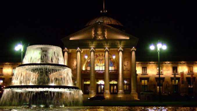 Wiesbaden setzt auf Drohnenshow und verschärfte Kontrollen rund ums Kurhaus zu Silvester